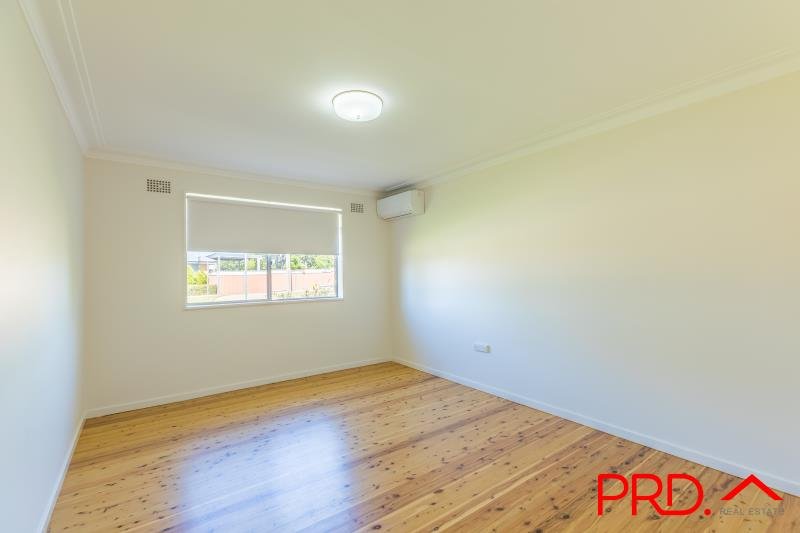 1 Kurrawan Street TAMWORTH 4