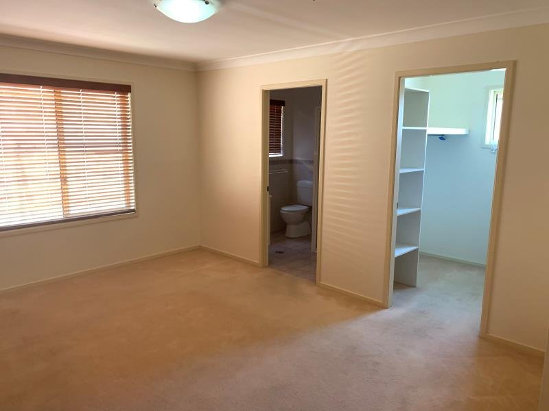 1 Kurria Close TAMWORTH 6