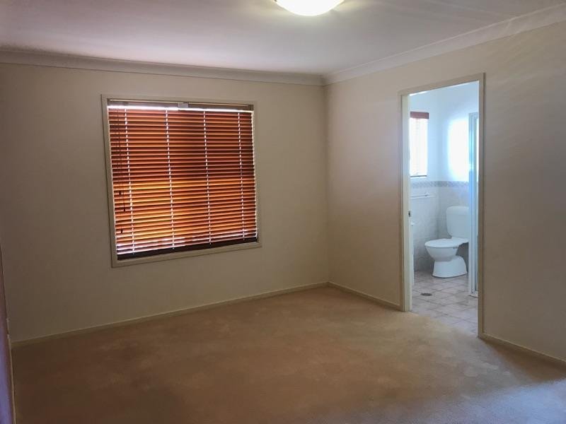 1 Kurria Close TAMWORTH 6