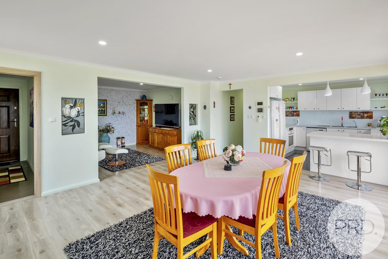 1 Kyne Court BERRIEDALE 8
