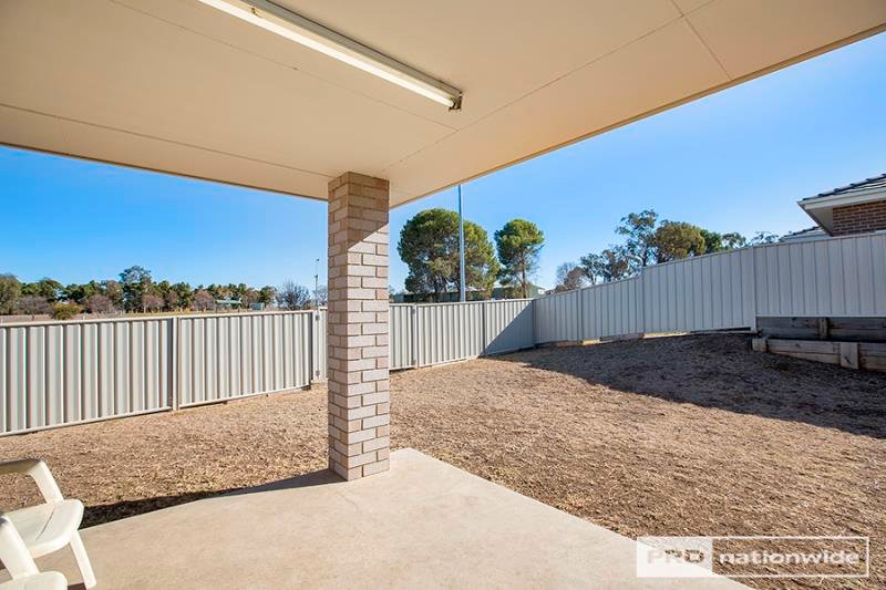 1 Lake Place TAMWORTH 2