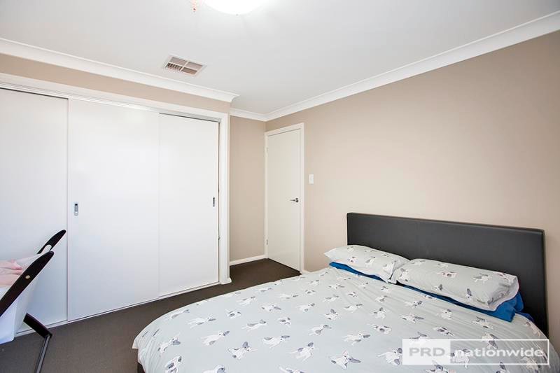 1 Lake Place TAMWORTH 7