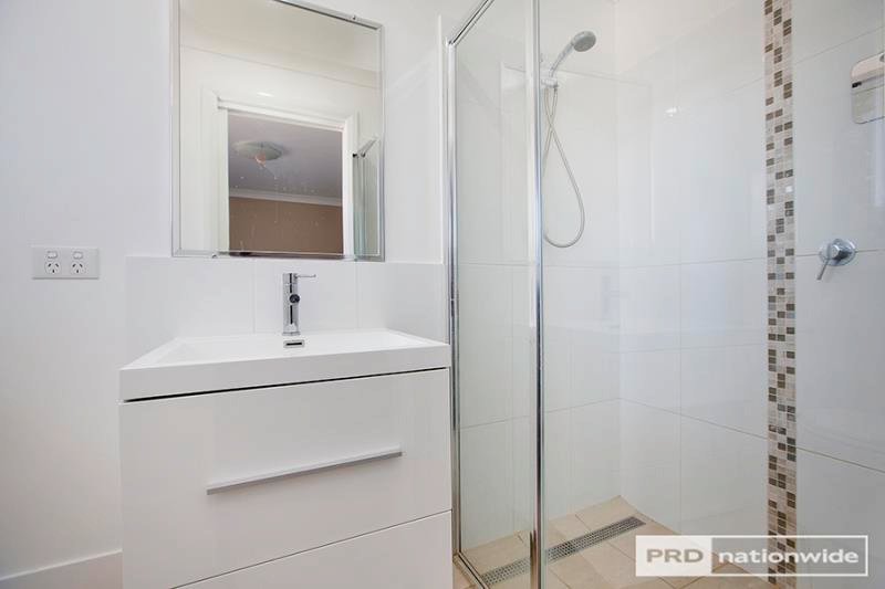 1 Lake Place TAMWORTH 8