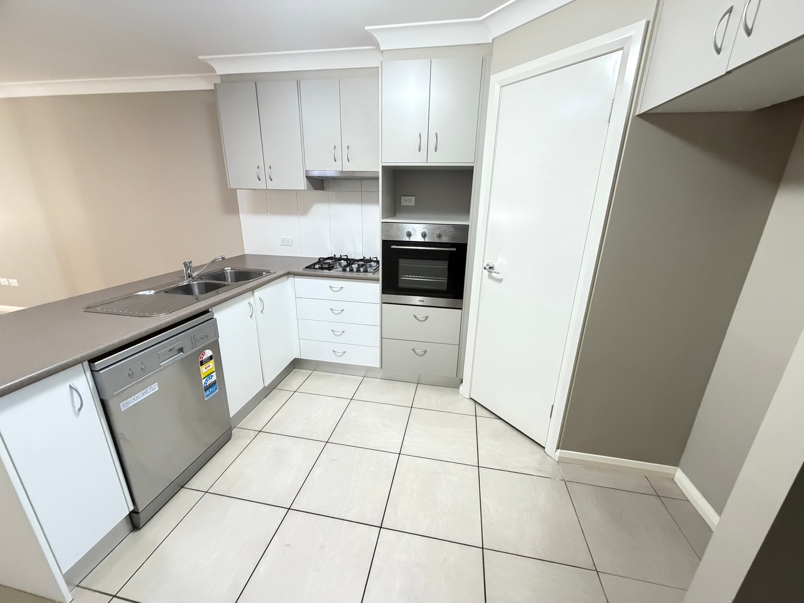 1 Lake Place TAMWORTH 3