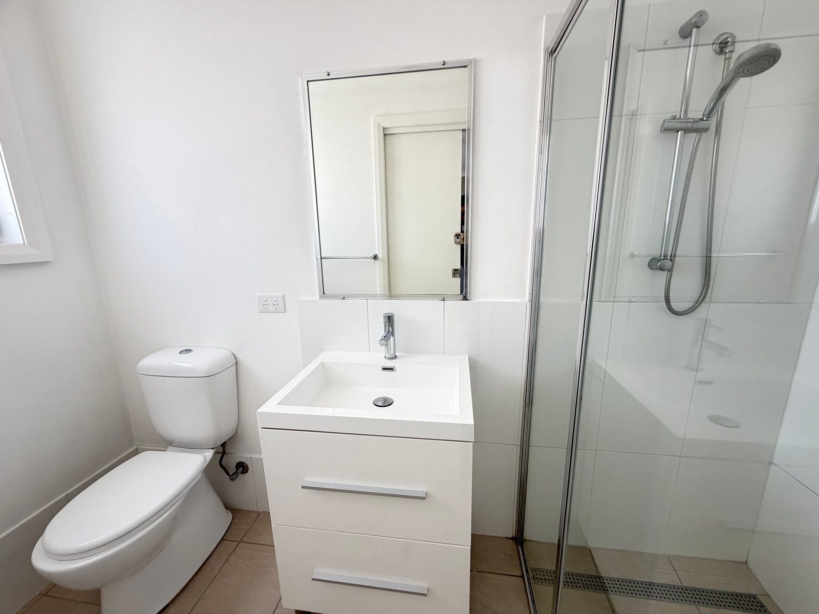 1 Lake Place TAMWORTH 6