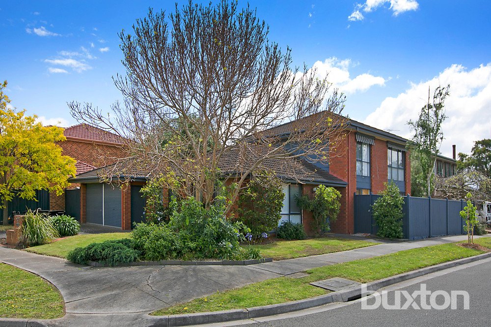 Gallery: 1 Lakeland Court