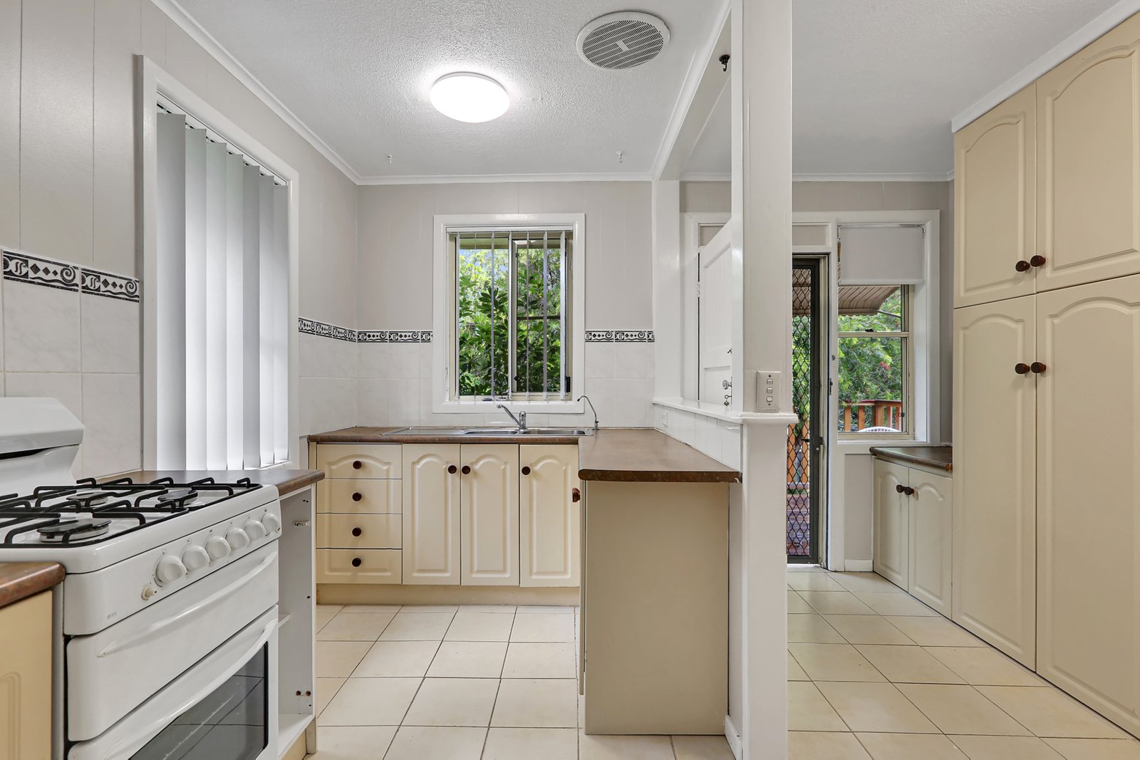 1 Lancashire Street BERKELEY 2