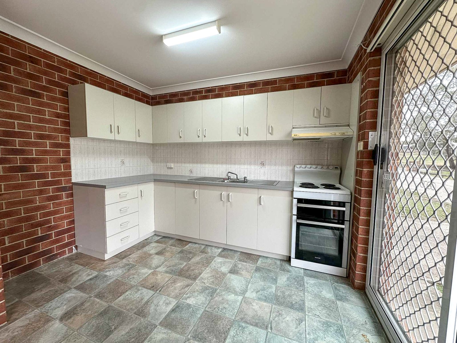 1 Langland Street TUMBARUMBA 2