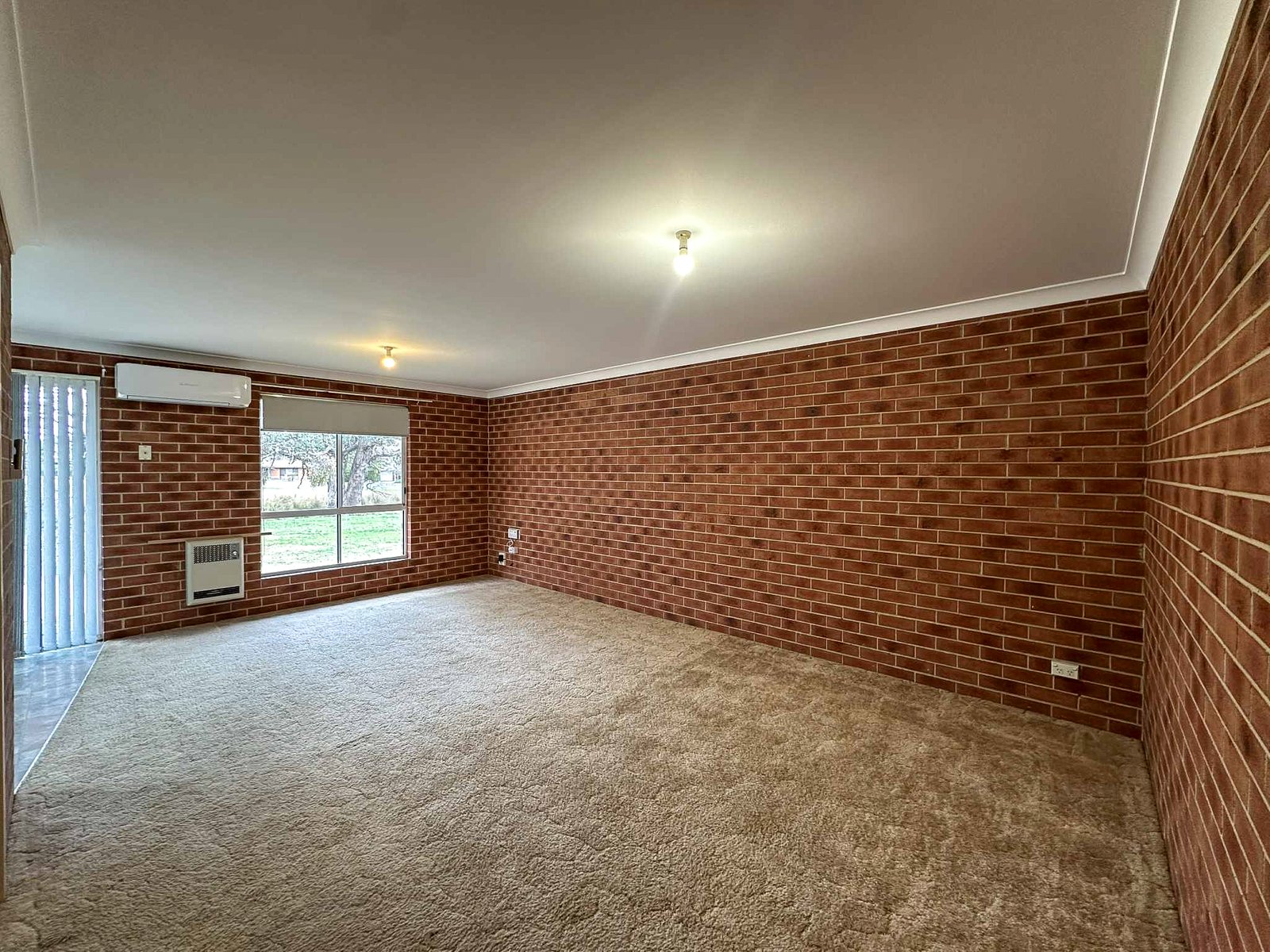 1 Langland Street TUMBARUMBA 4