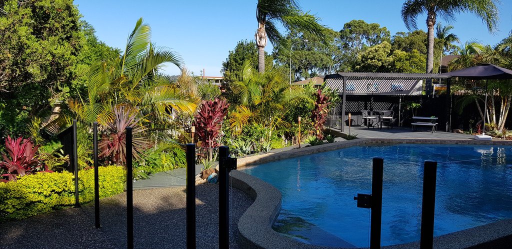 1 Larentia Street CURRUMBIN WATERS 2