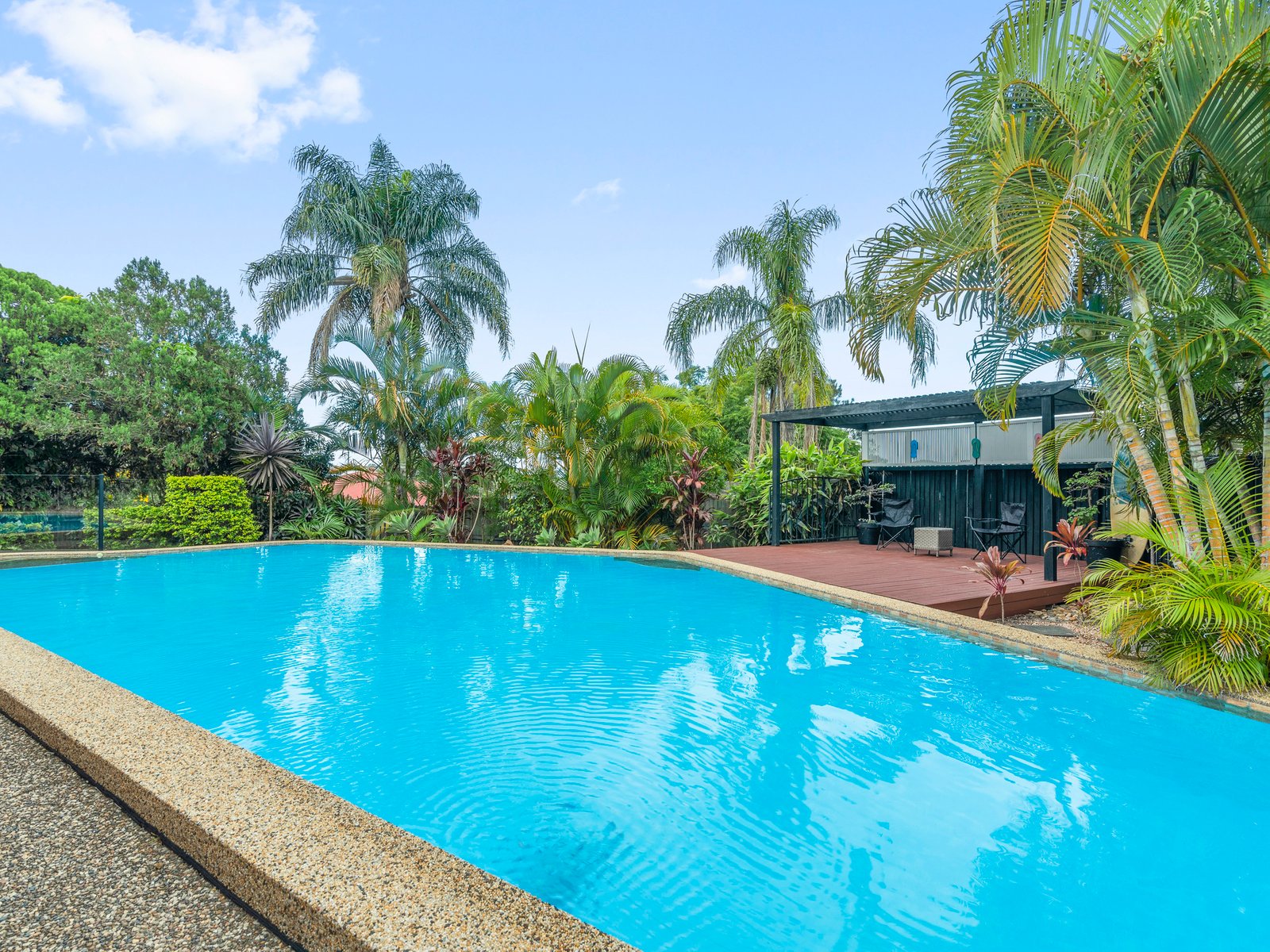 1 Larentia Street CURRUMBIN WATERS 2