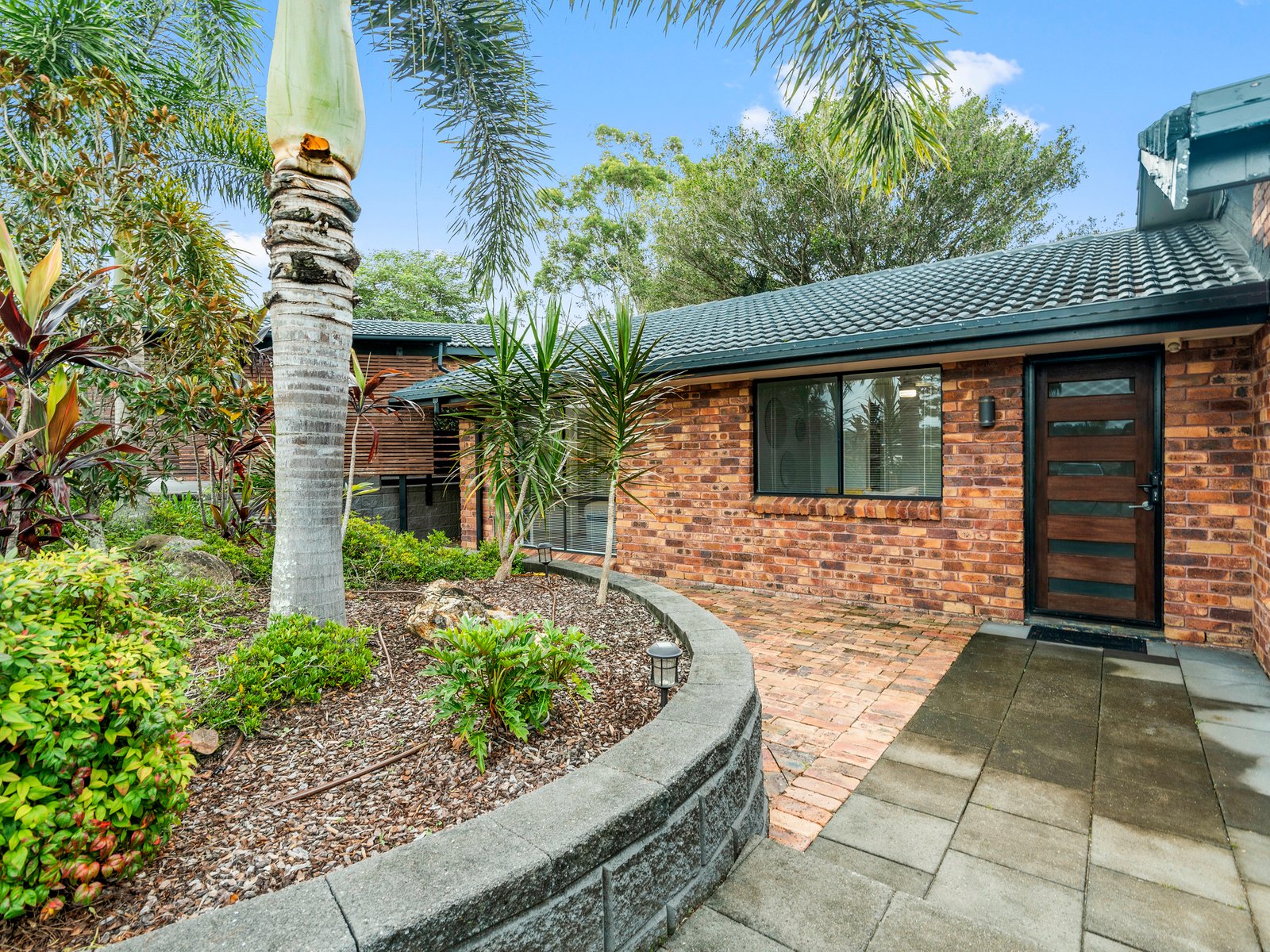 1 Larentia Street CURRUMBIN WATERS 3