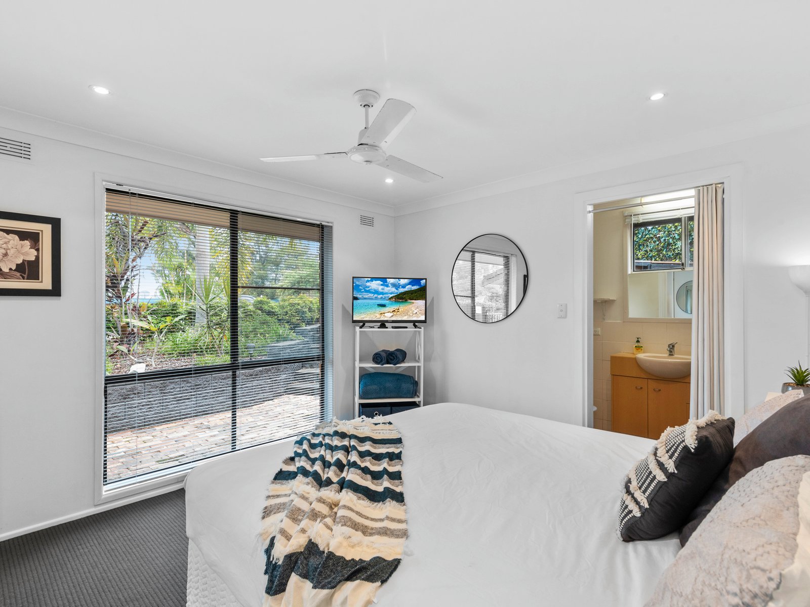 1 Larentia Street CURRUMBIN WATERS 11