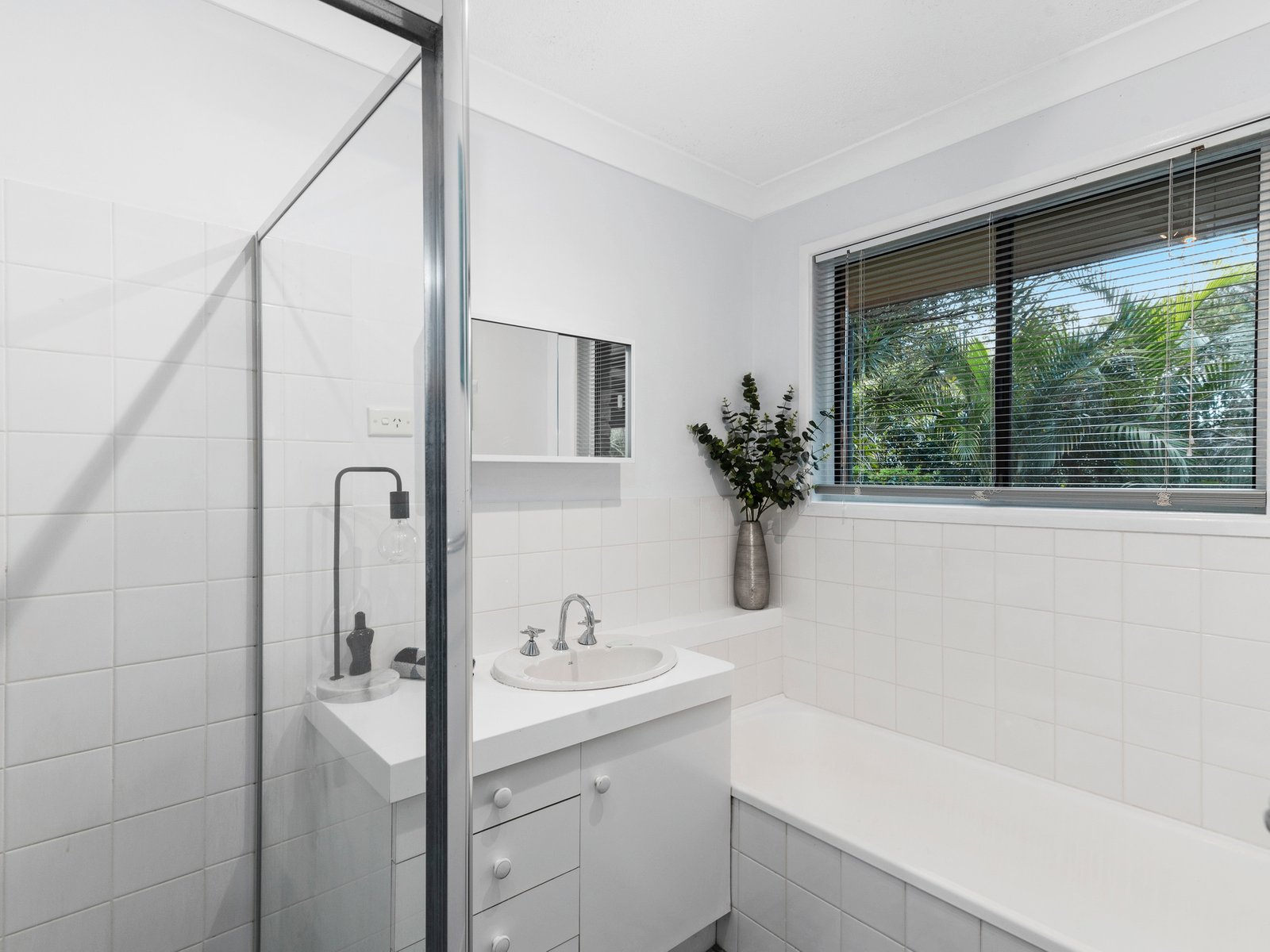 1 Larentia Street CURRUMBIN WATERS 13