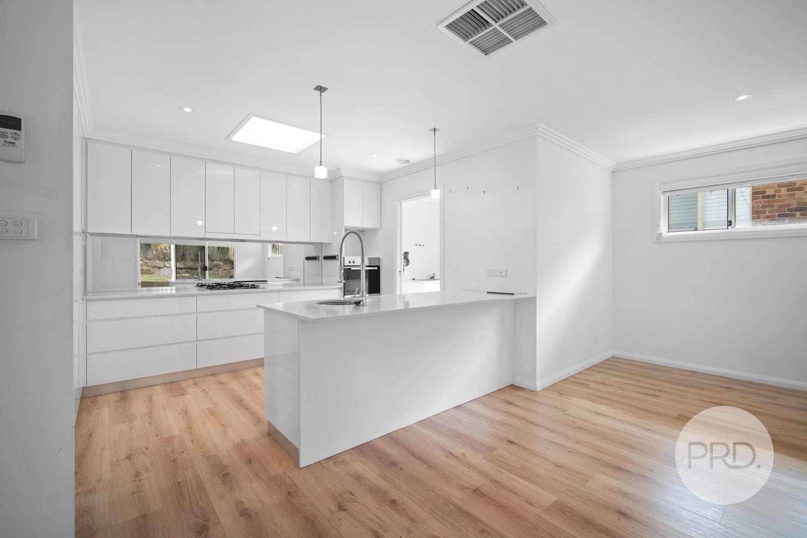 1 Larra Place BOURKELANDS 3