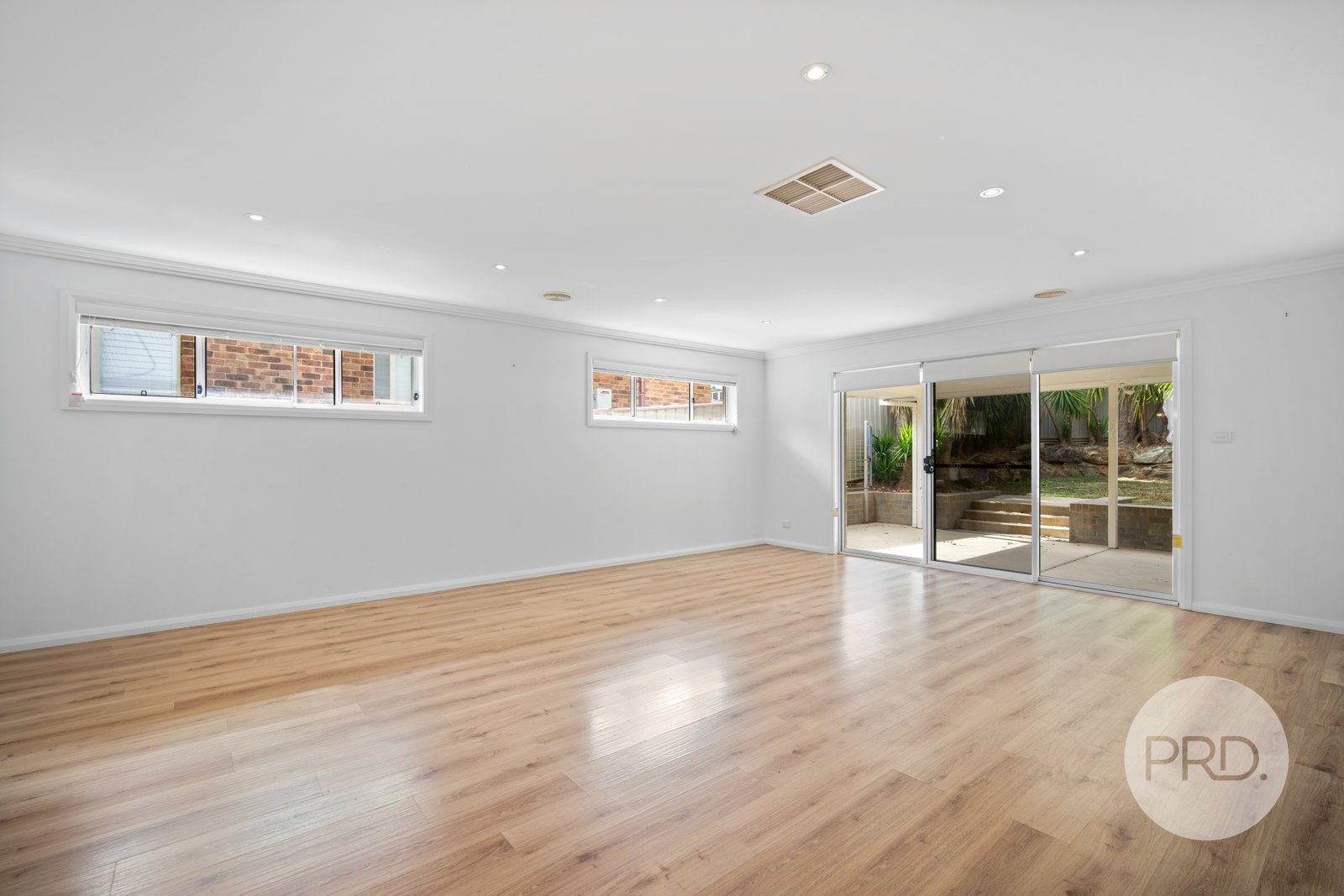 1 Larra Place BOURKELANDS 5