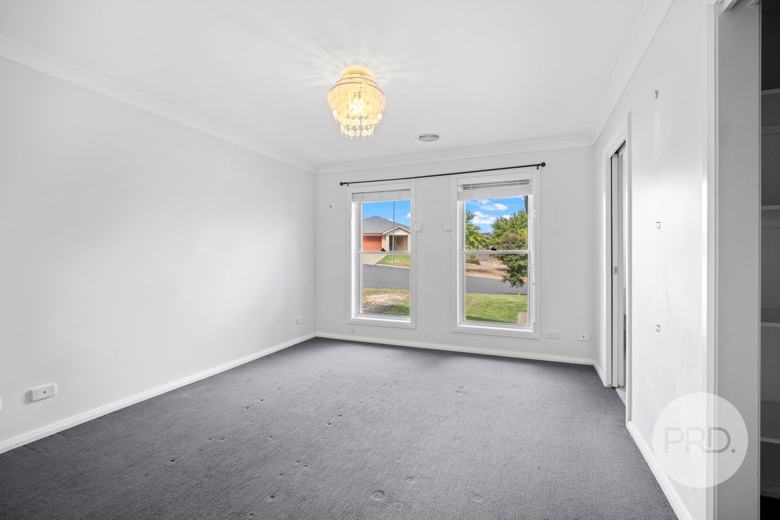 1 Larra Place BOURKELANDS 9