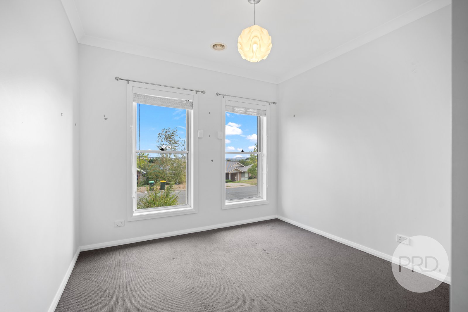 1 Larra Place BOURKELANDS 10