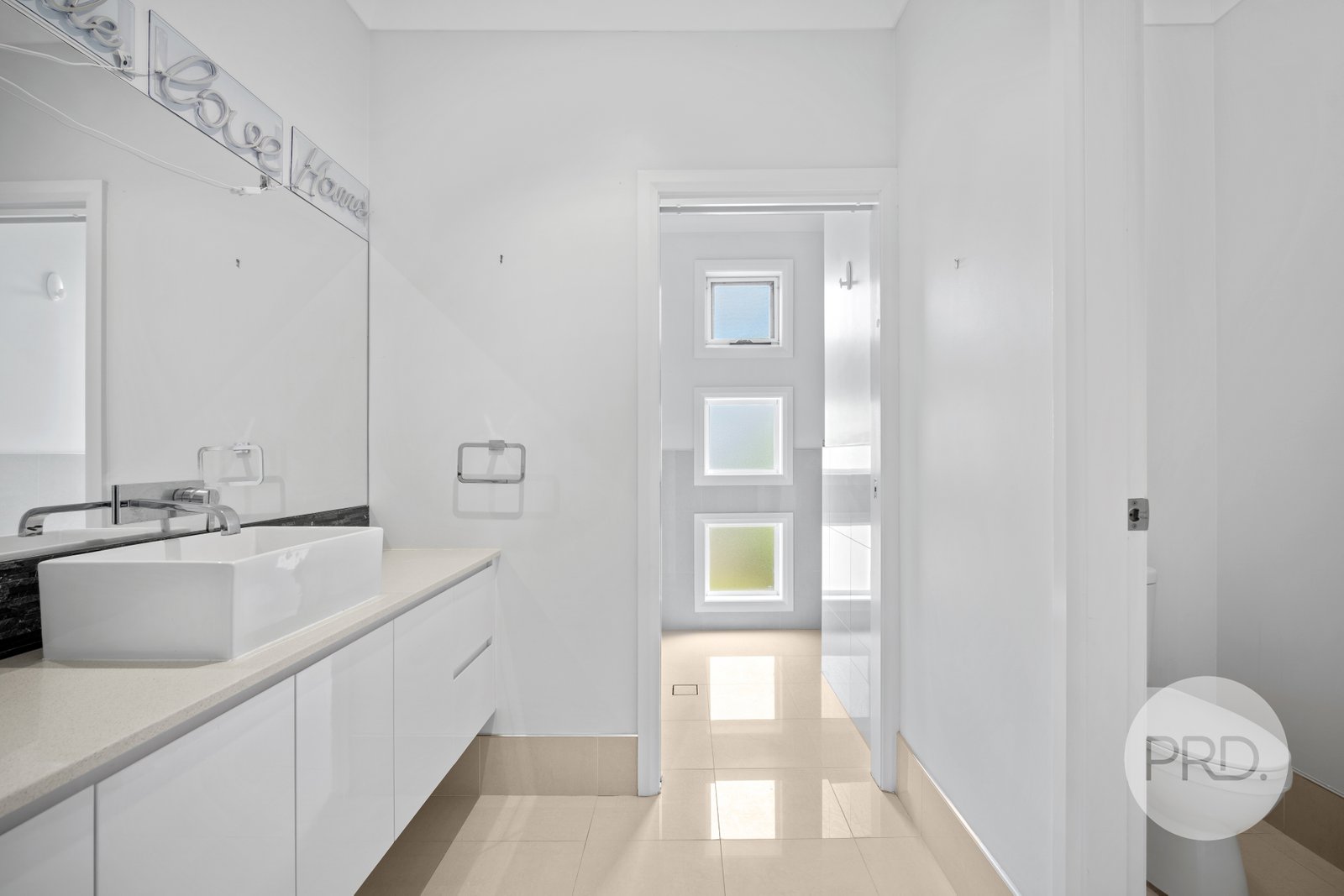 1 Larra Place BOURKELANDS 13