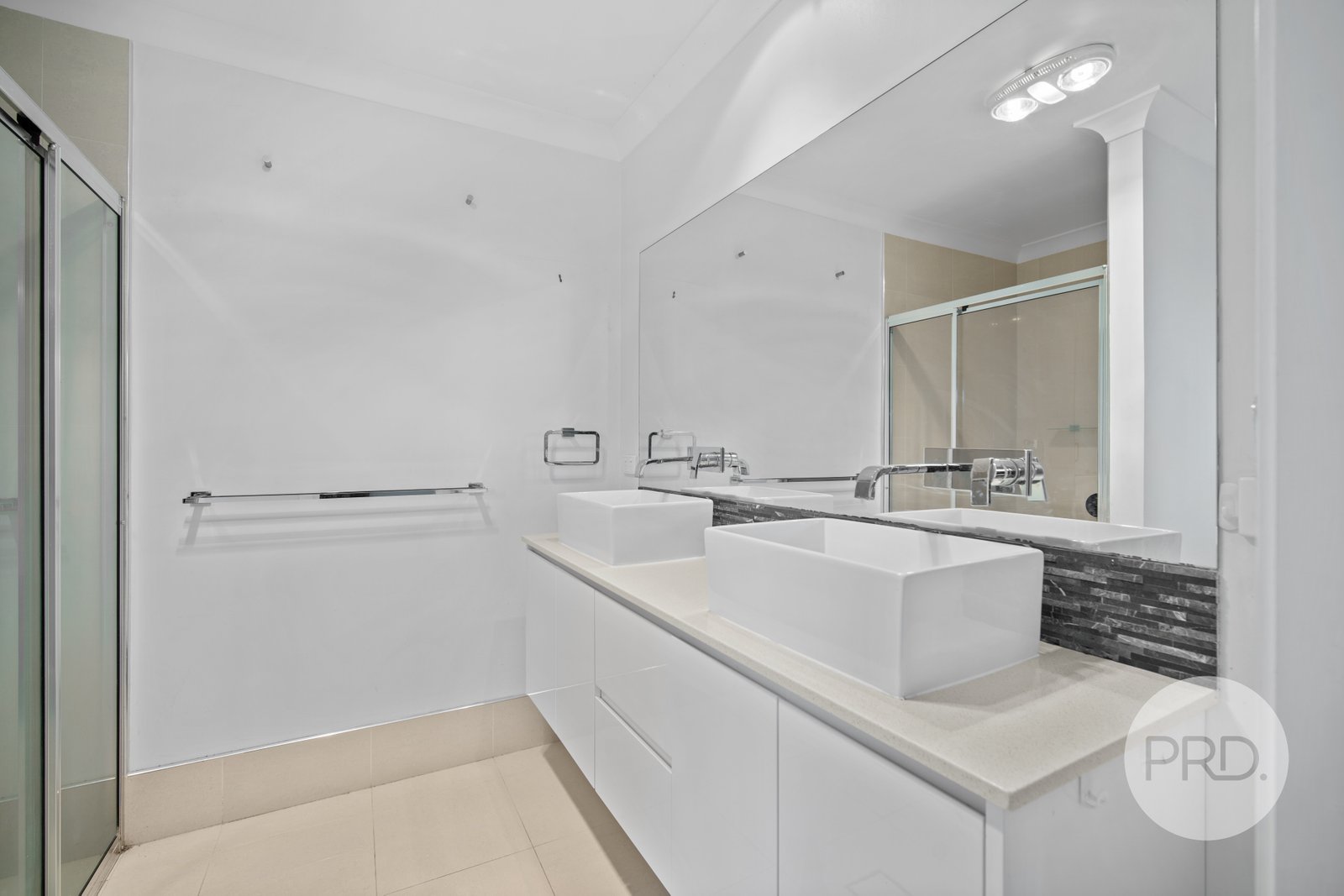 1 Larra Place BOURKELANDS 14