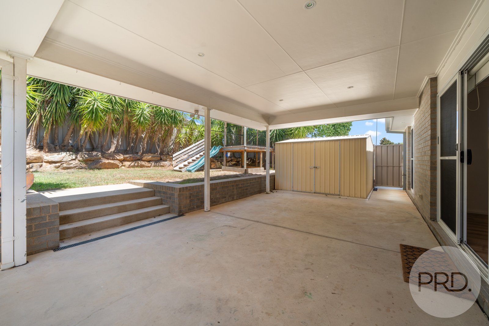 1 Larra Place BOURKELANDS 15