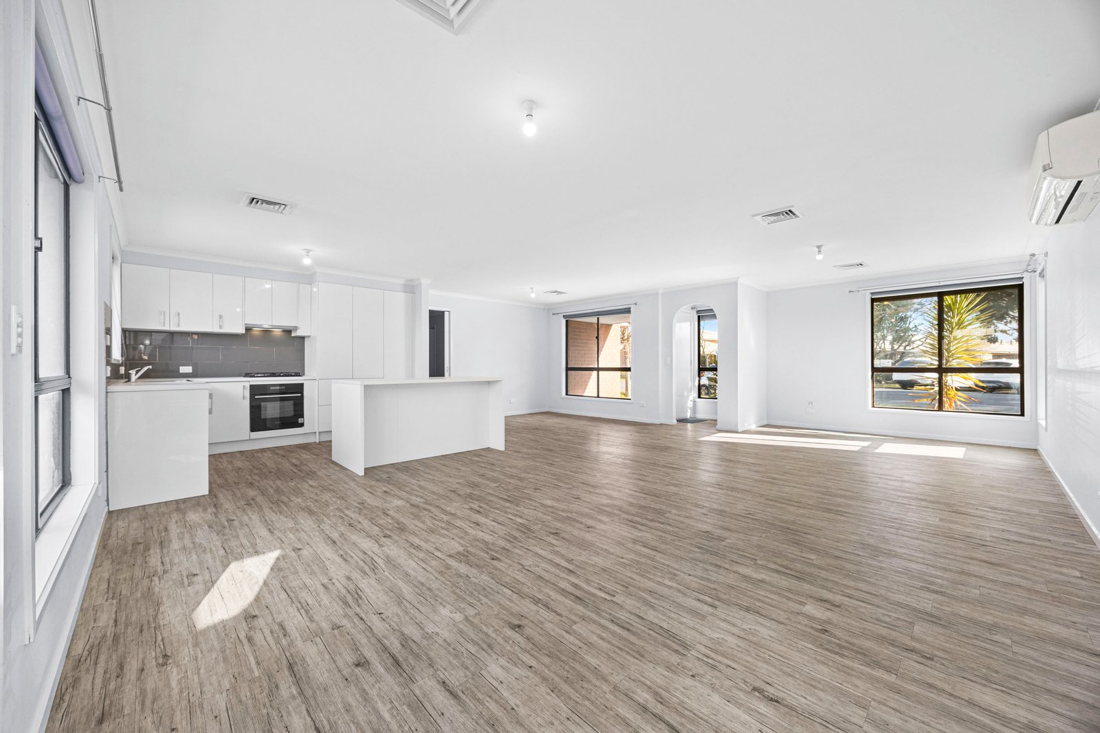 Gallery: 1 Lawrie Dr