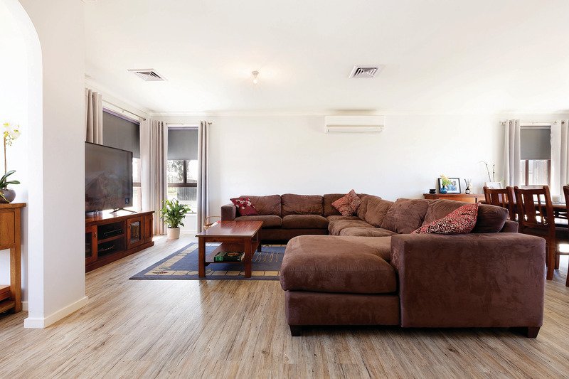 Gallery: 1 Lawrie Drive