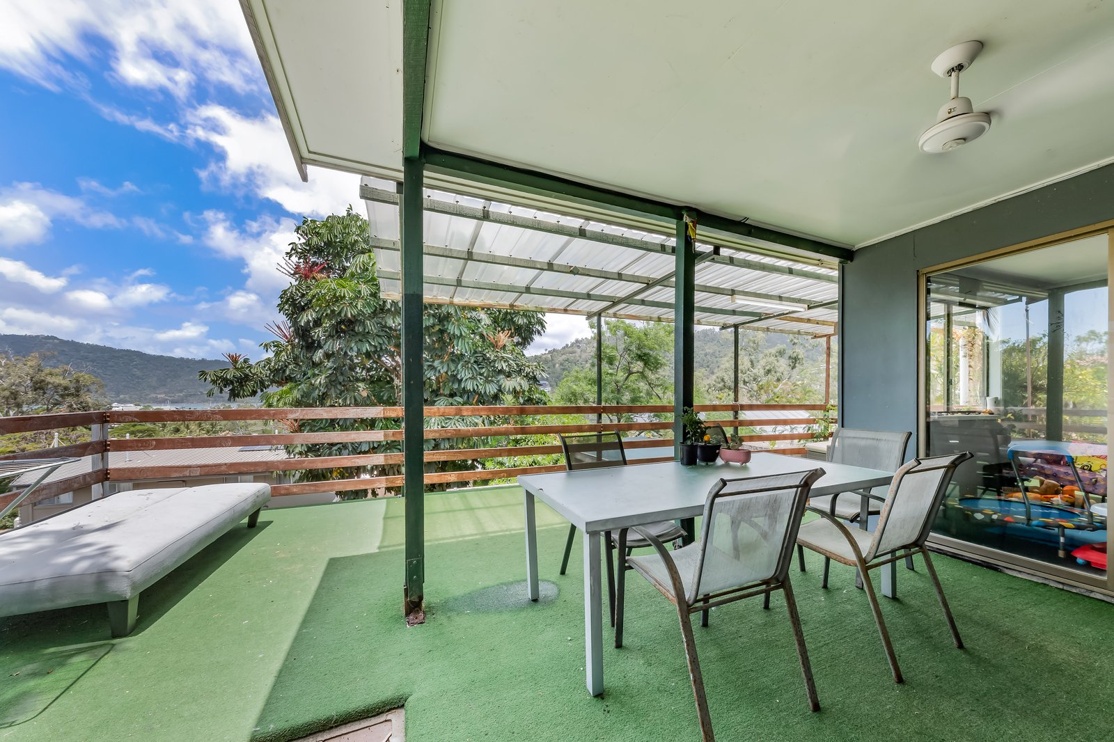 1 Lewis Street AIRLIE BEACH 6