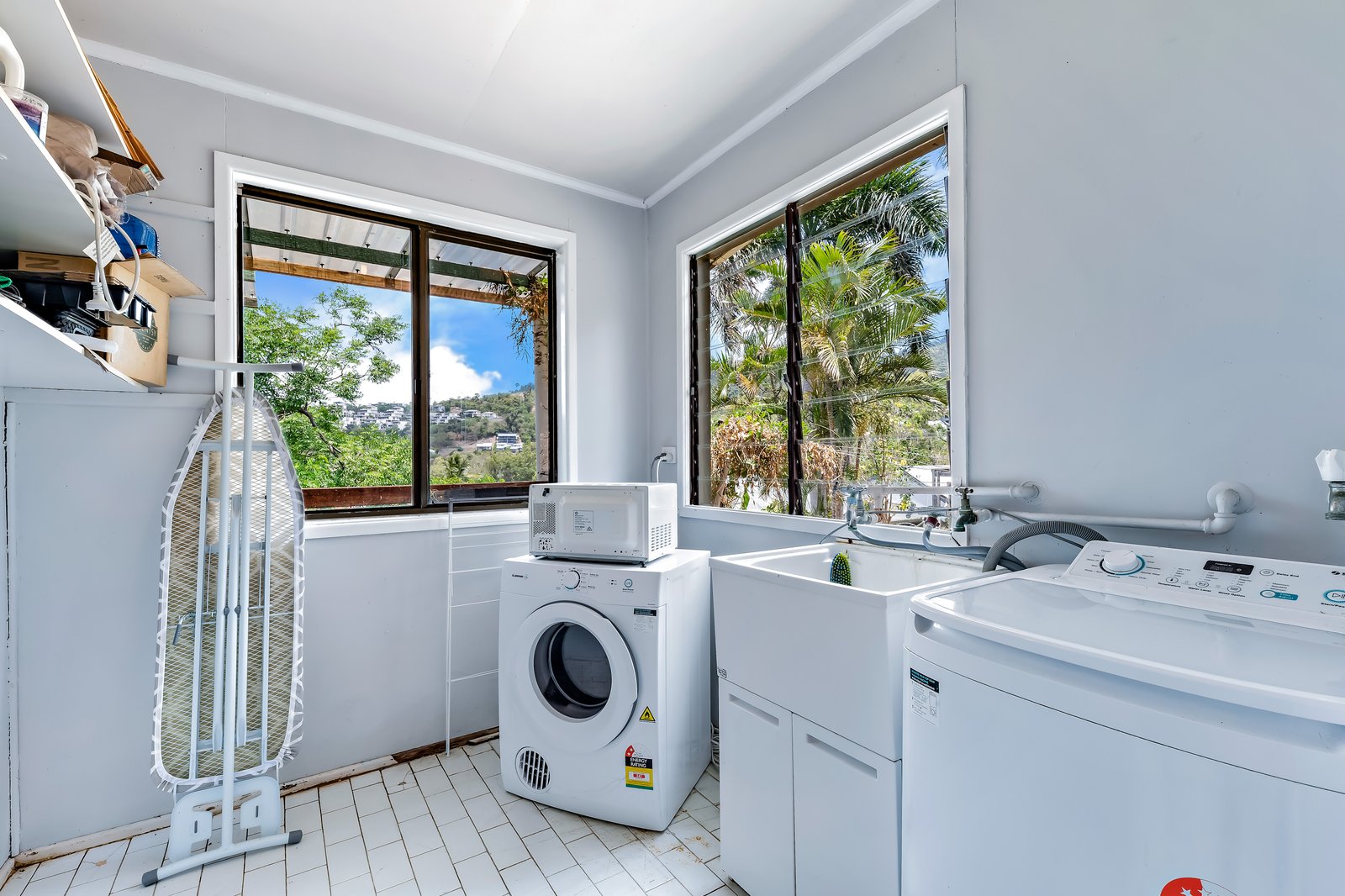 1 Lewis Street AIRLIE BEACH 10