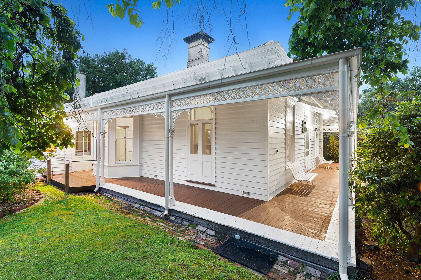 1 Lightfoot Street, Mont Albert, VIC