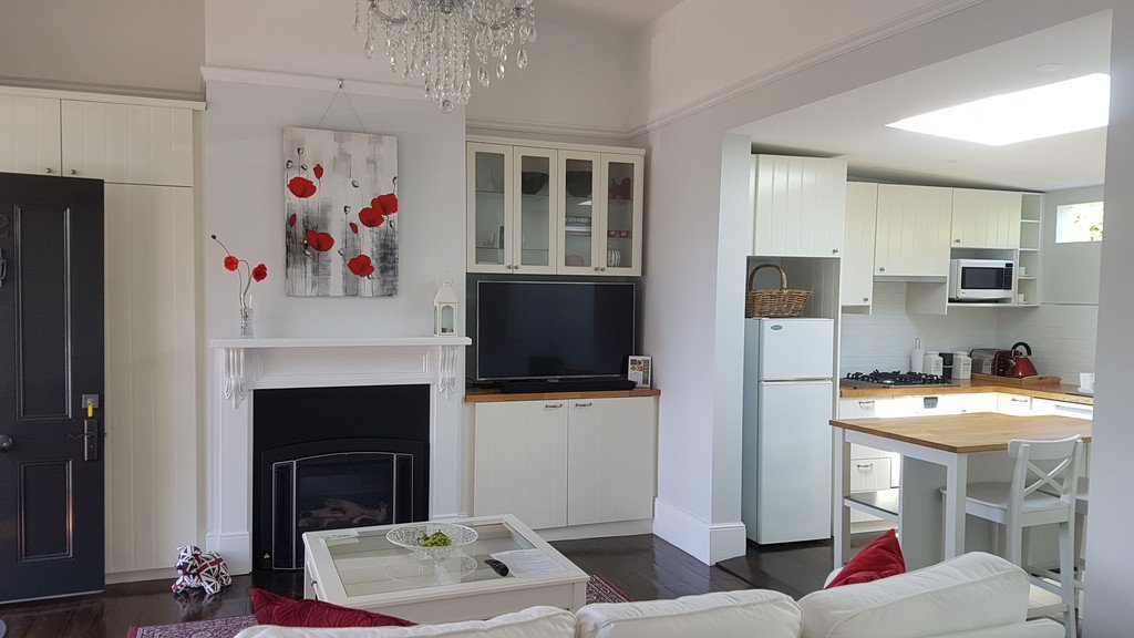 1 Lincoln Street SANDY BAY 7