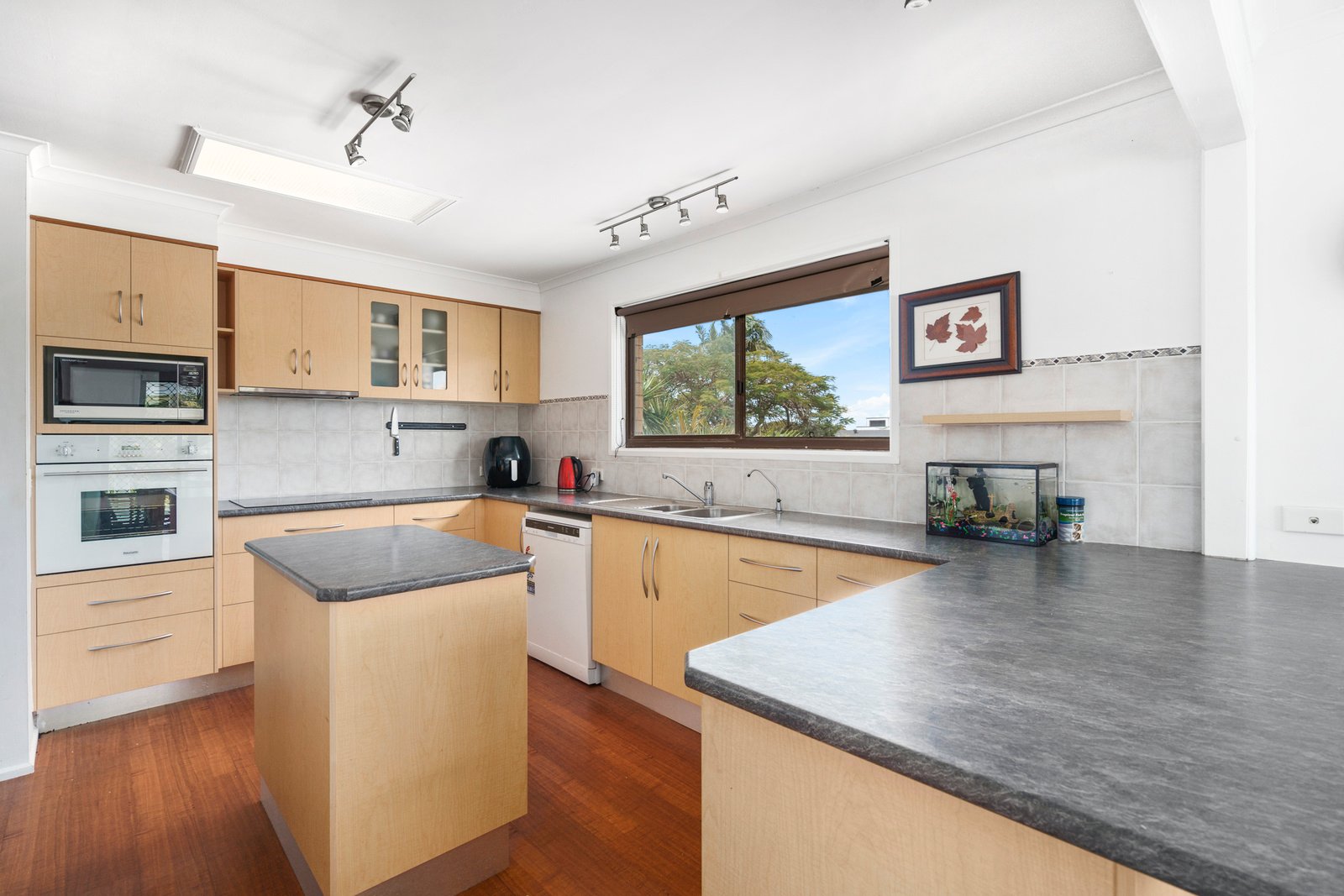 1 Ling Place PALM BEACH 6