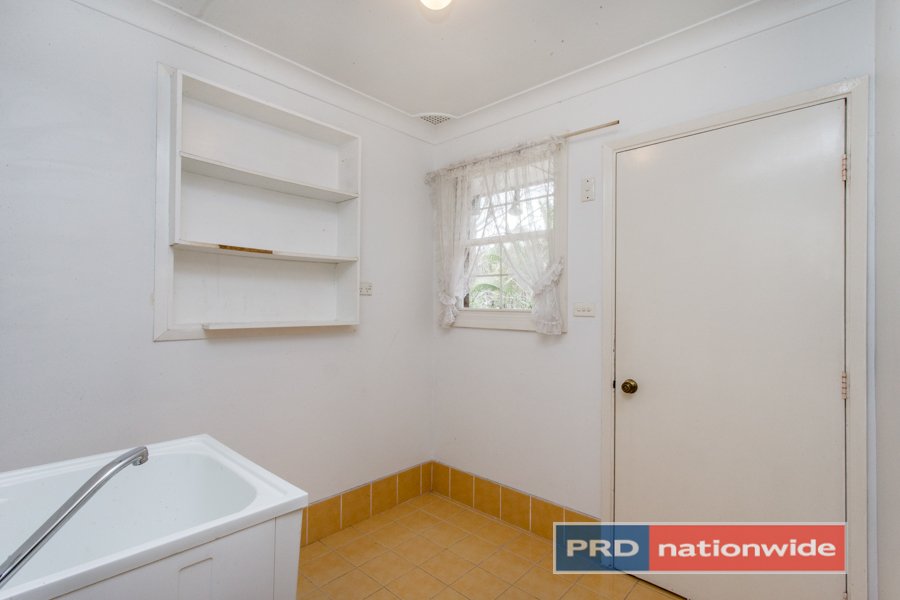 1 Linksview Avenue LEONAY 16