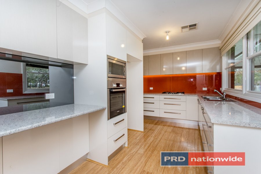 1 Linksview Avenue,  LEONAY 1