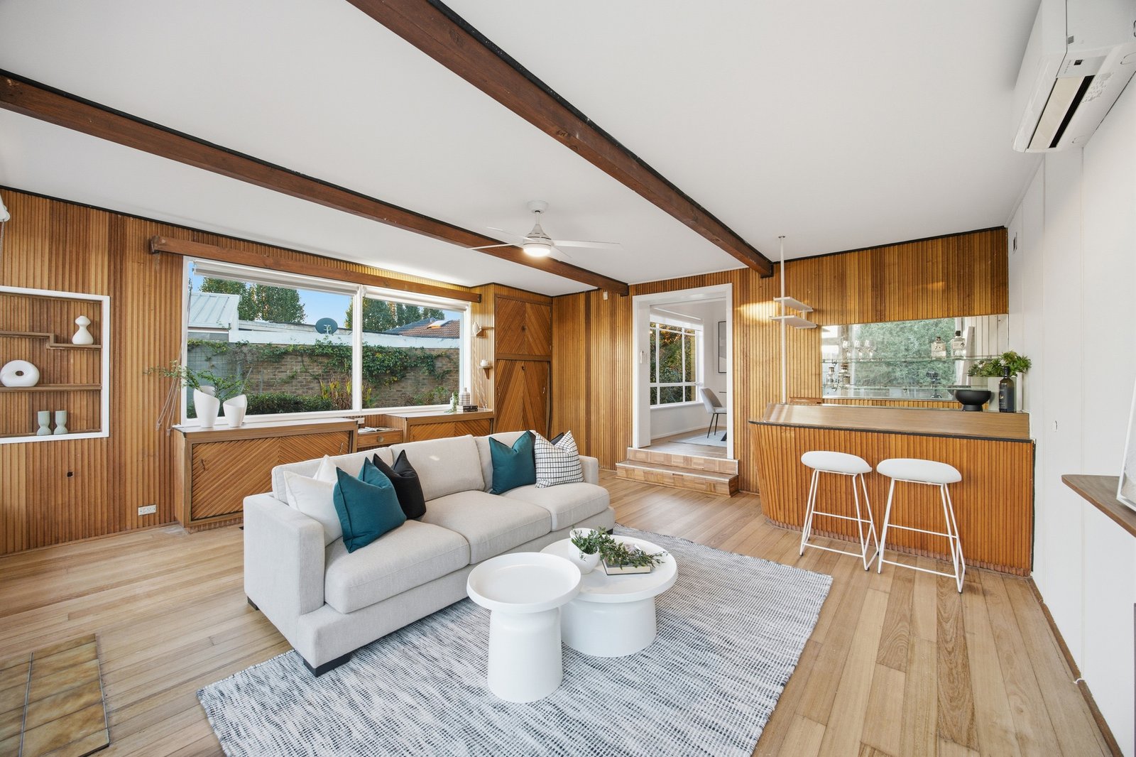 Gallery: 1 Loch Court
