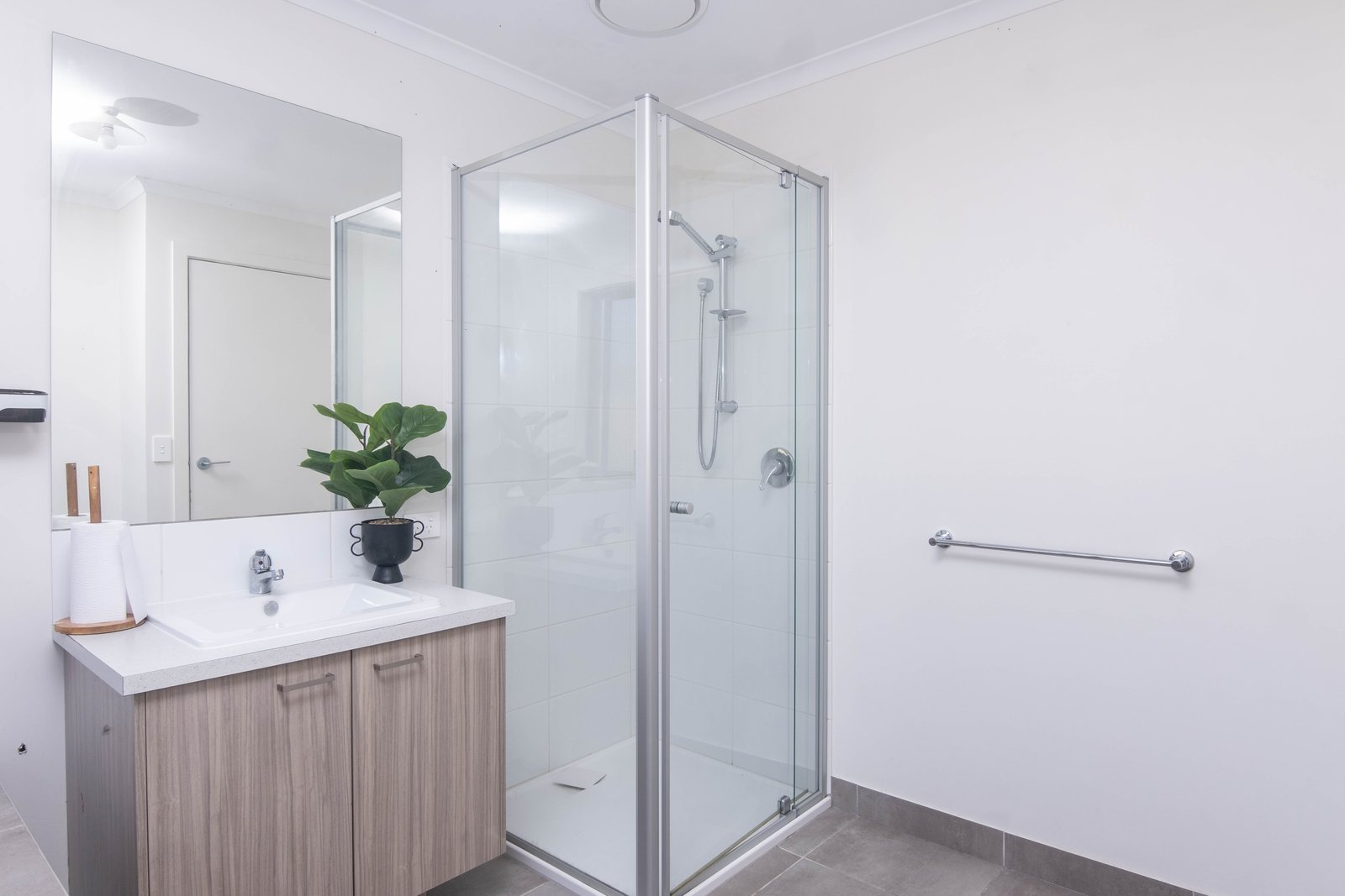 1 London Court SHEPPARTON 7