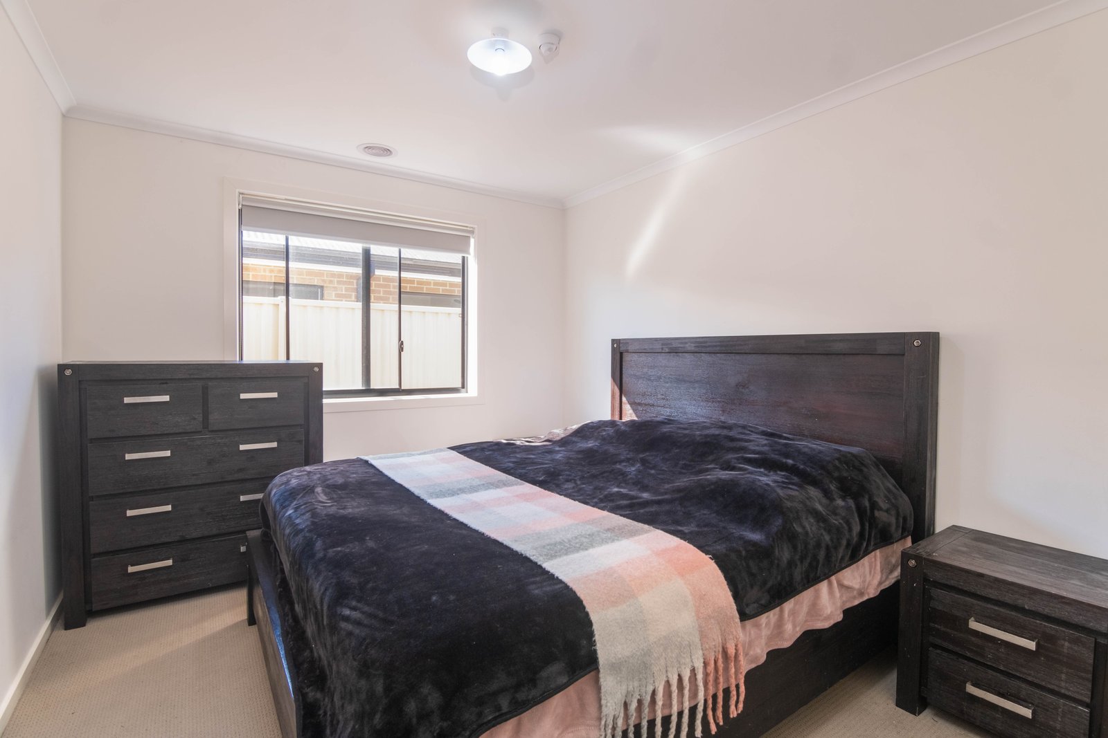 1 London Court SHEPPARTON 11
