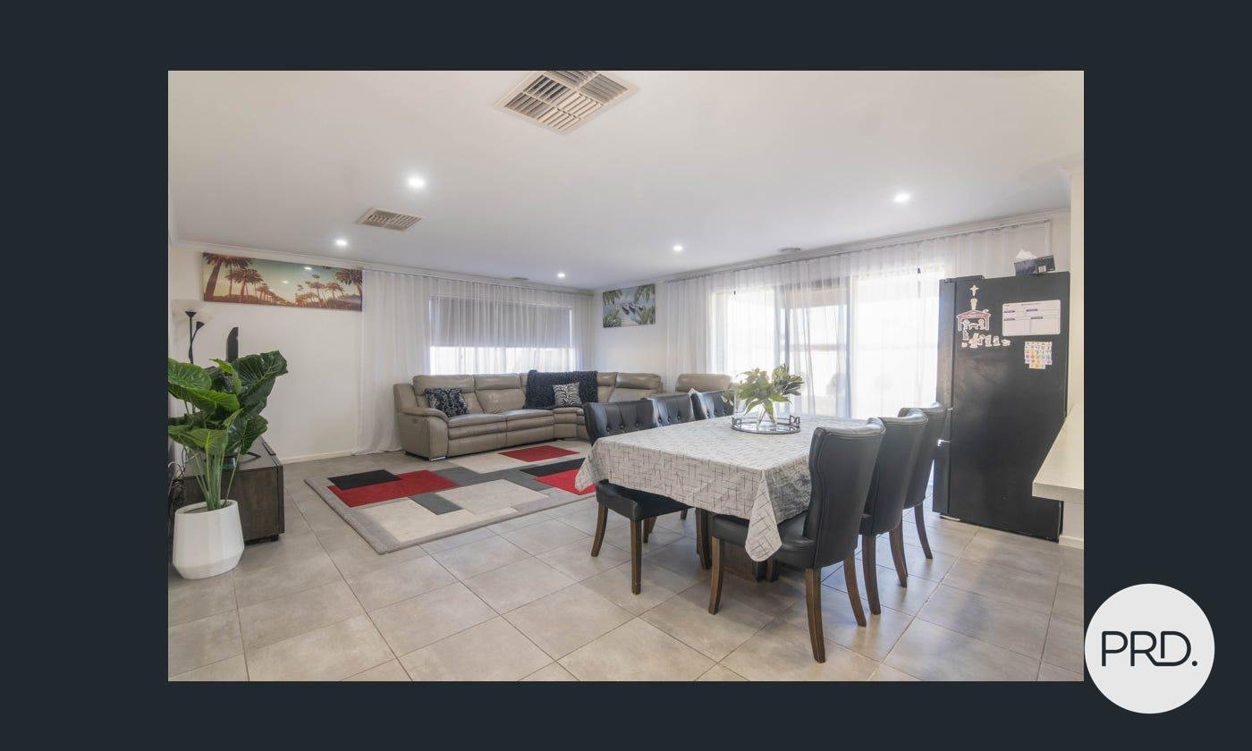 1 London  SHEPPARTON 8