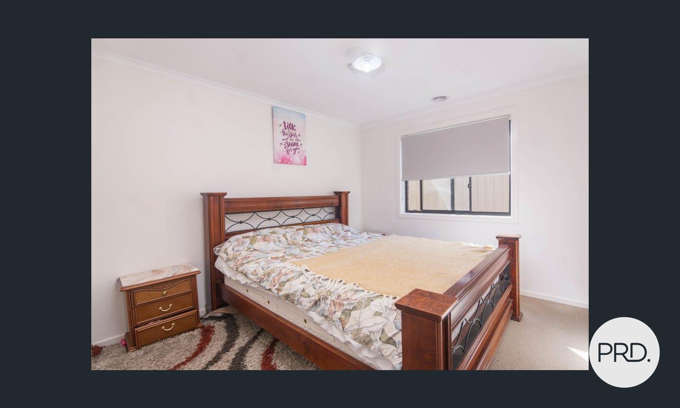 1 London  SHEPPARTON 12