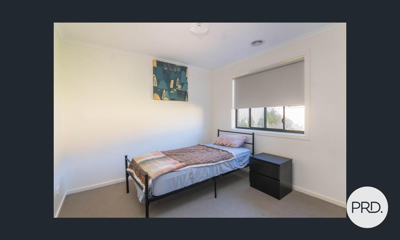 1 London  SHEPPARTON 13