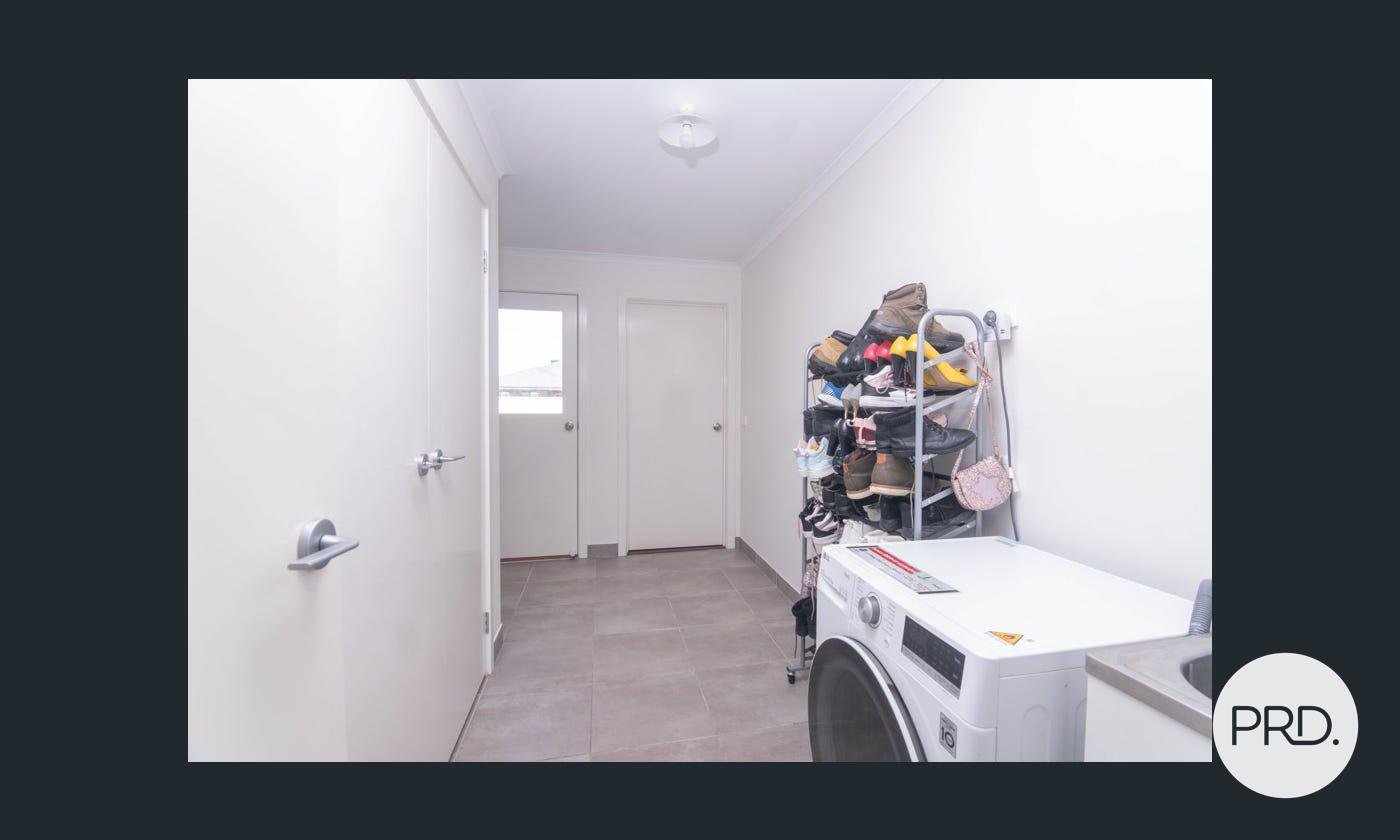 1 London  SHEPPARTON 17