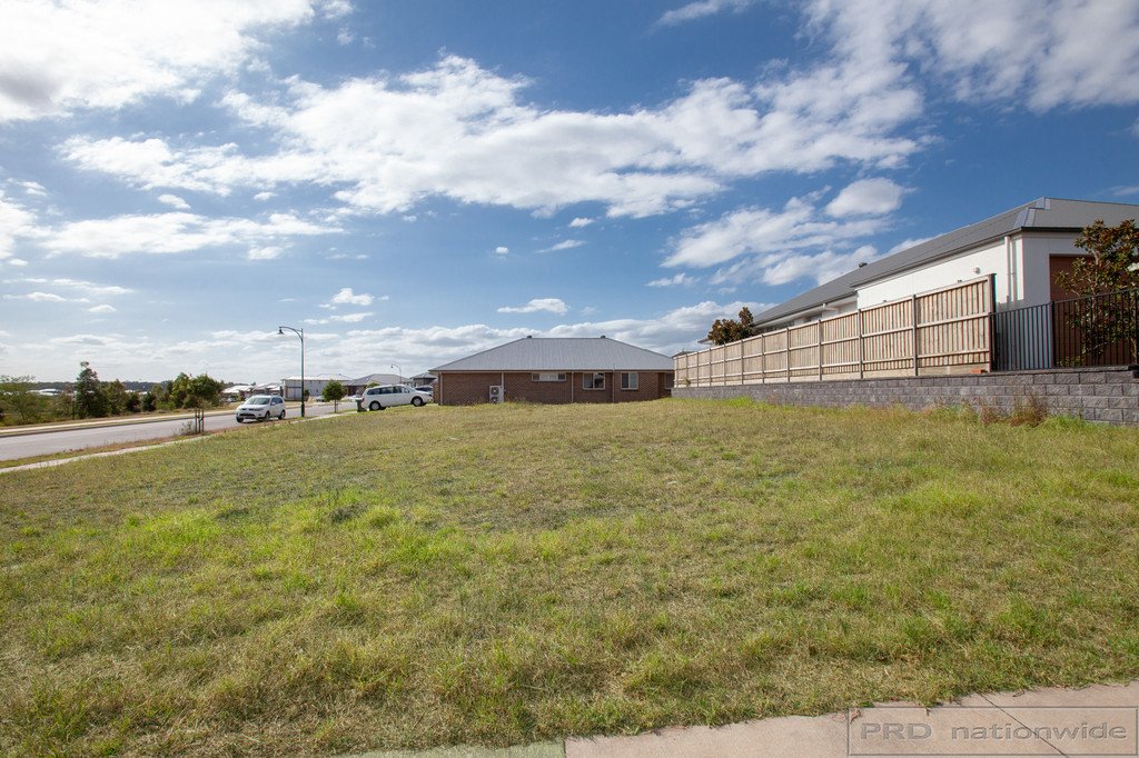 1 Longtail Street CHISHOLM 3