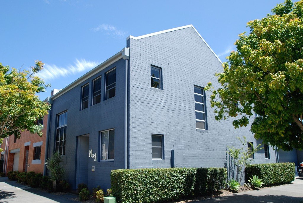 1 Lonsdale Place VARSITY LAKES 1