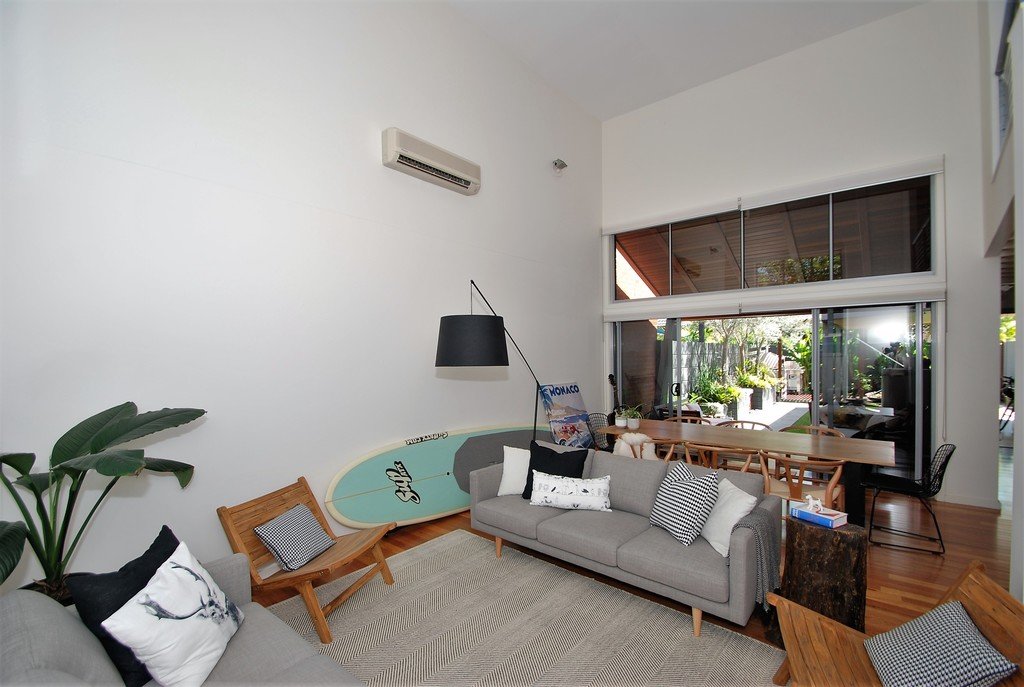 1 Lonsdale Place VARSITY LAKES 3