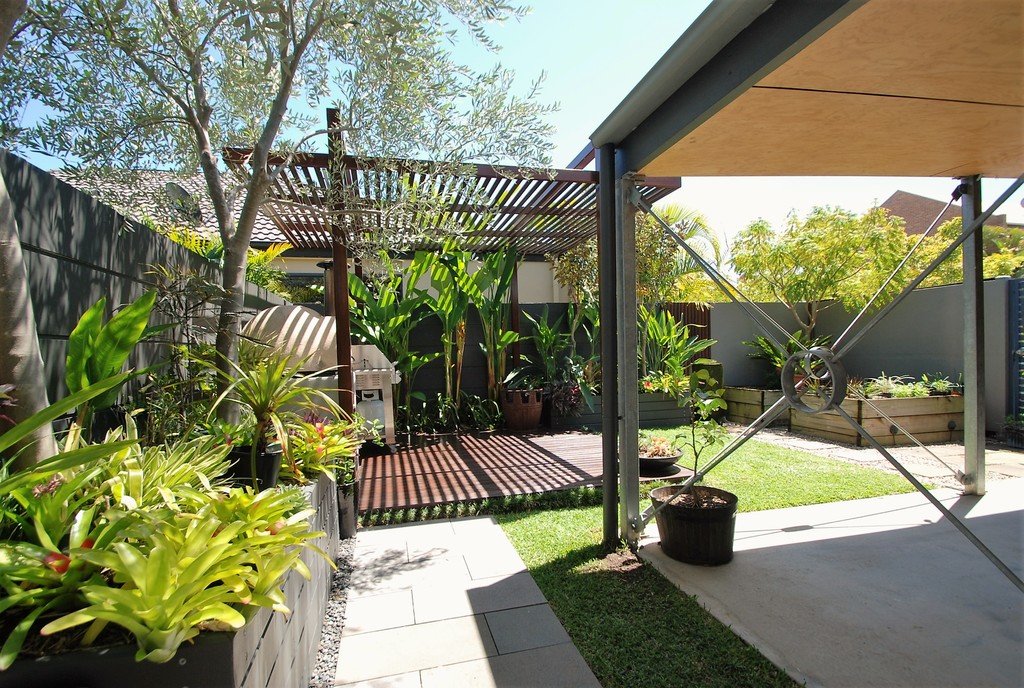 1 Lonsdale Place VARSITY LAKES 13