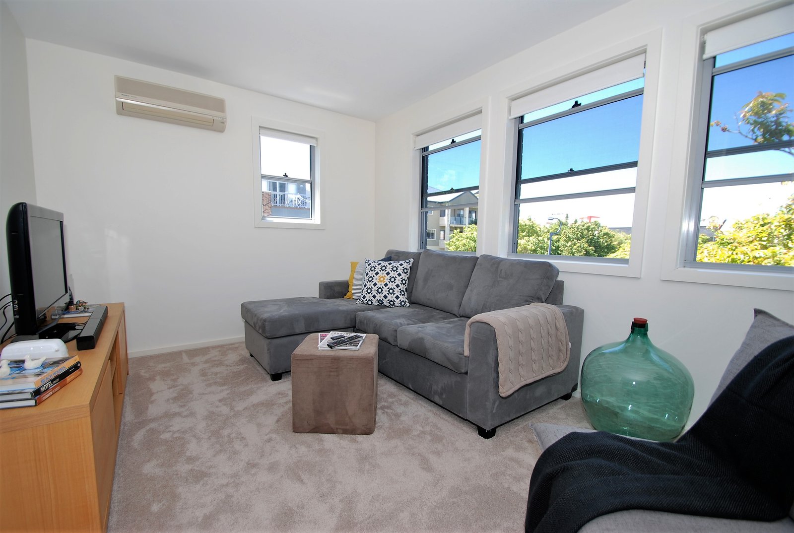 1 Lonsdale Place VARSITY LAKES 6