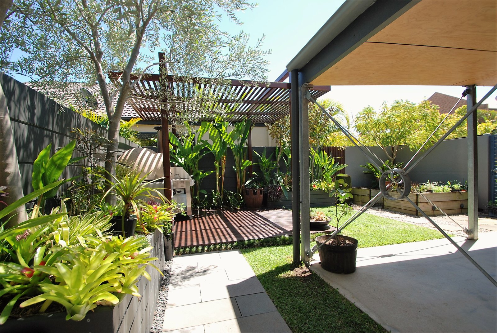 1 Lonsdale Place VARSITY LAKES 13