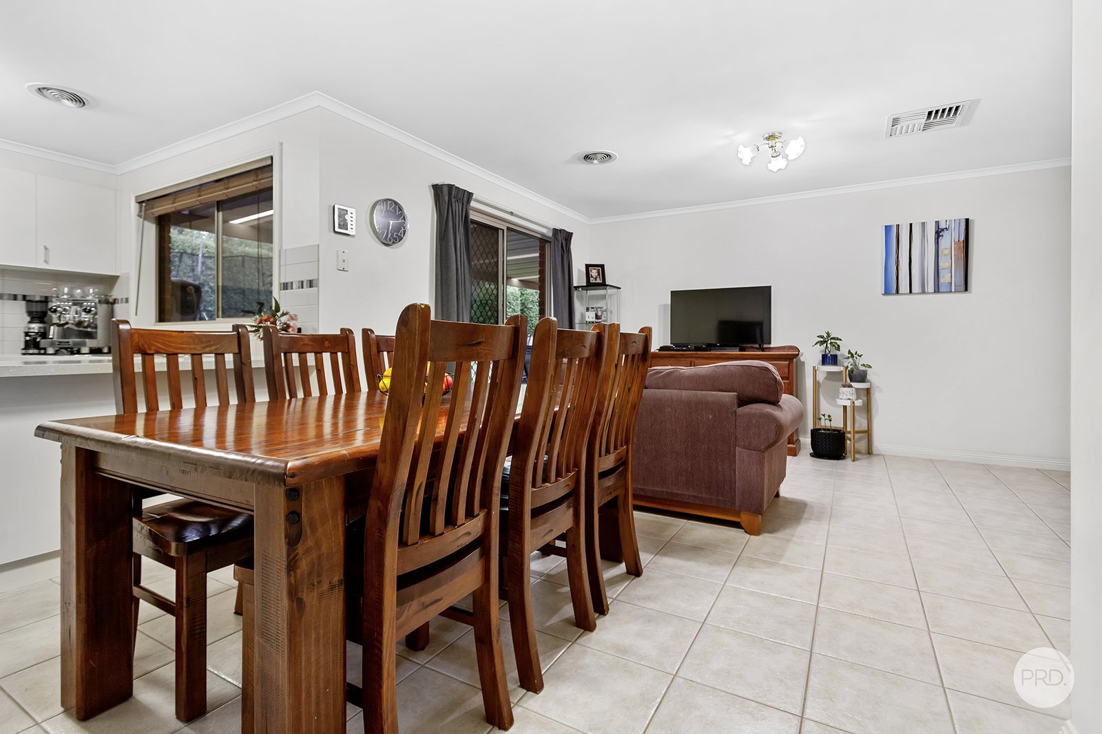 1 Lyndale Court FLORA HILL 3