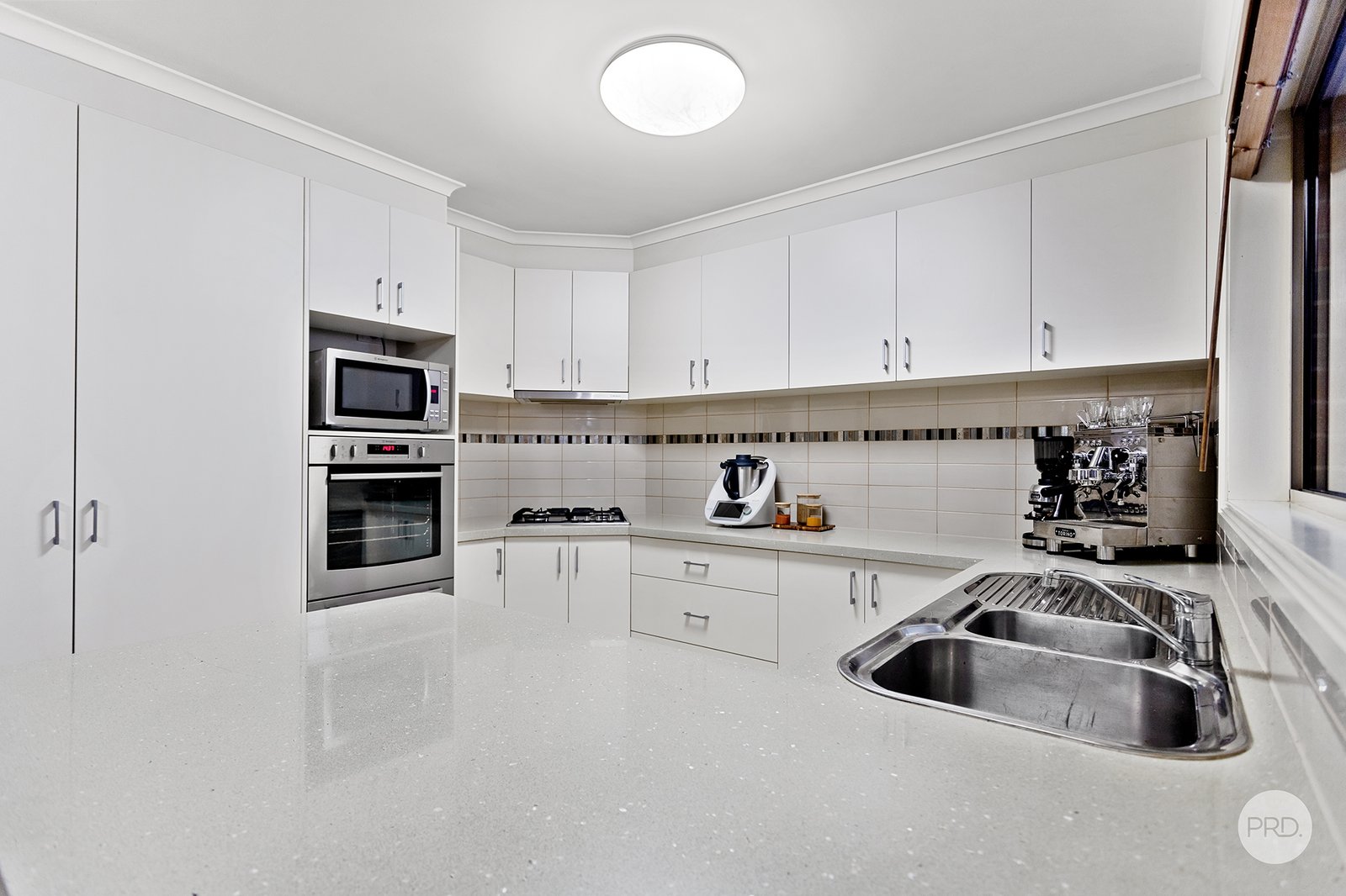 1 Lyndale Court FLORA HILL 6