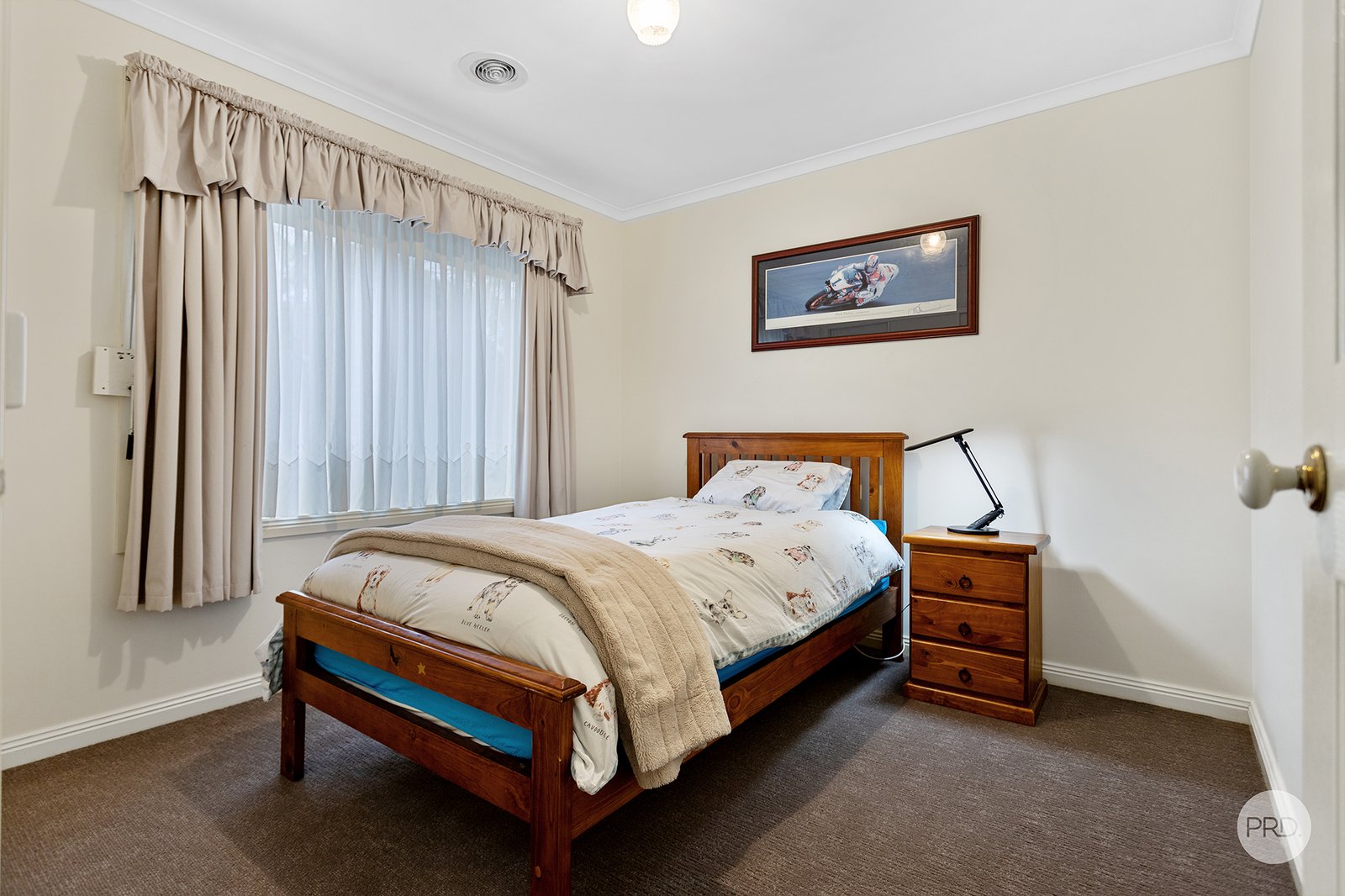 1 Lyndale Court FLORA HILL 9